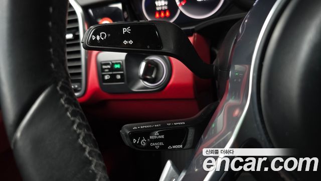 Porsche Cayenne 2021 — photo 22