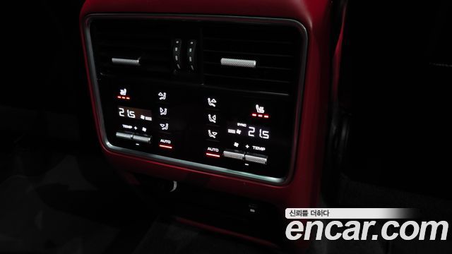 Porsche Cayenne 2021 — photo 25