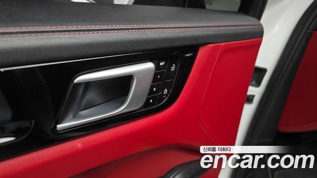 Porsche Cayenne 2021 — photo 27