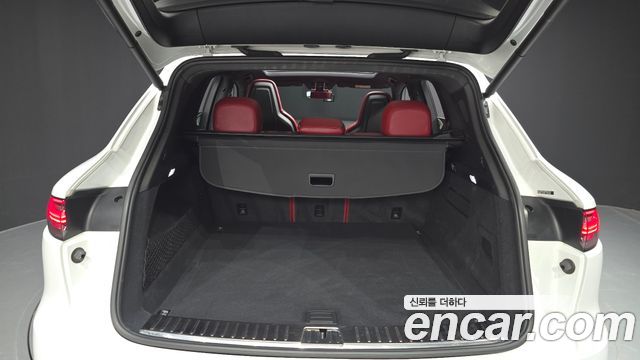 Porsche Cayenne 2021 — photo 32