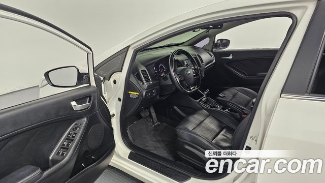 Kia K3 2018 — photo 13