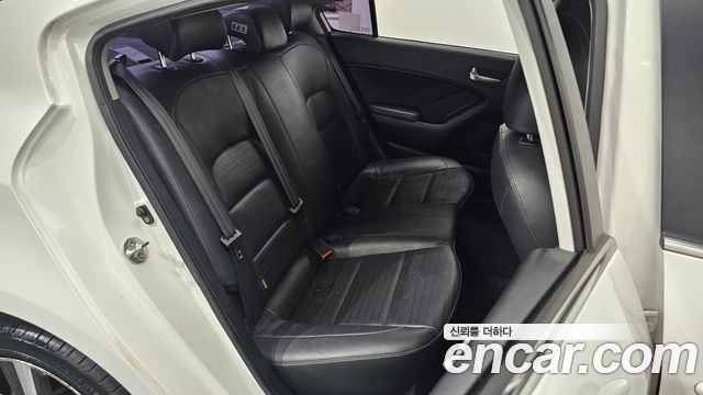 Kia K3 2018 — photo 17