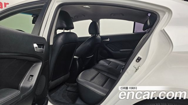Kia K3 2018 — photo 16