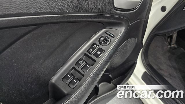 Kia K3 2018 — photo 27