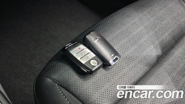 Kia K3 2018 — photo 32