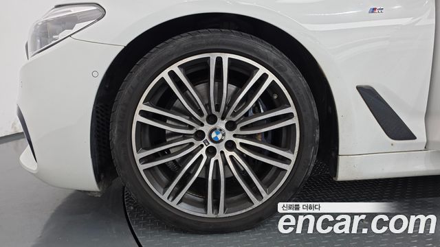 BMW 5-Series 2019 — photo 5