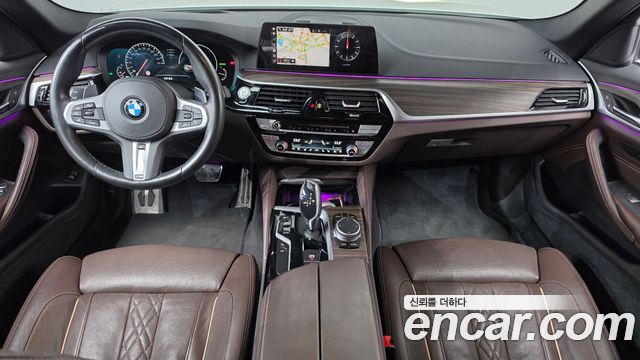 BMW 5-Series 2019 — photo 7