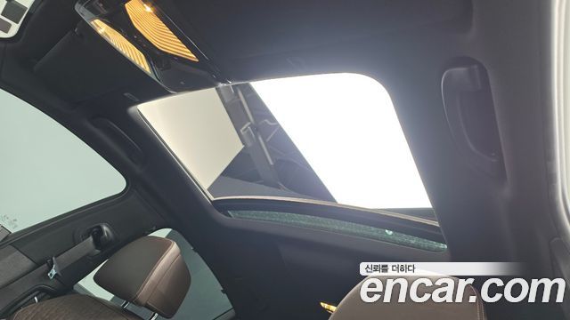 BMW 5-Series 2019 — photo 16
