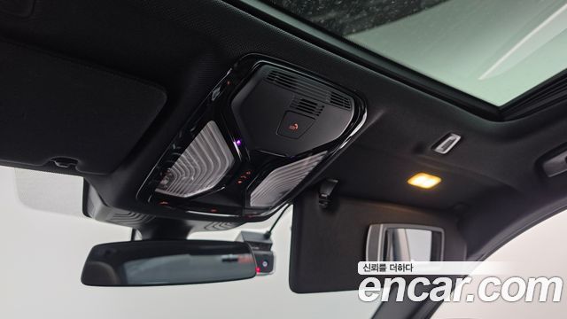 BMW 5-Series 2019 — photo 19
