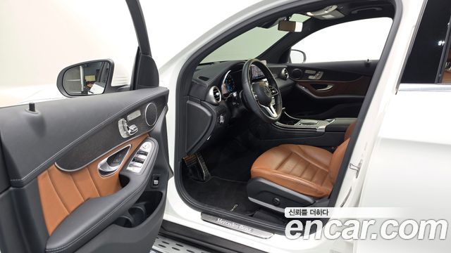 Mercedes-Benz GLC-Class 2021 — photo 13