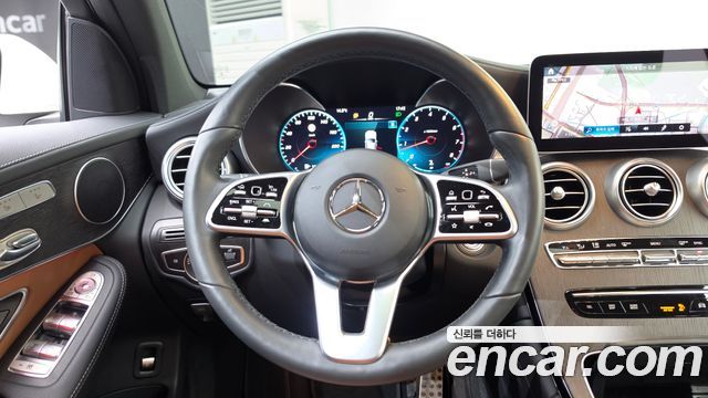 Mercedes-Benz GLC-Class 2021 — photo 19