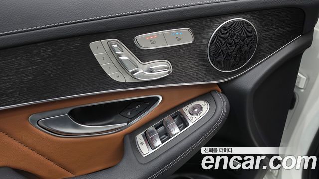 Mercedes-Benz GLC-Class 2021 — photo 23