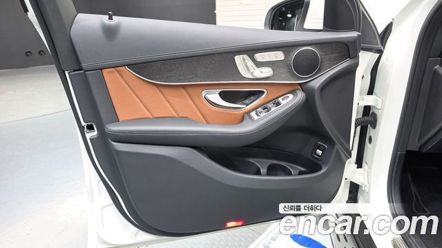 Mercedes-Benz GLC-Class 2021 — photo 14
