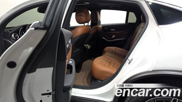 Mercedes-Benz GLC-Class 2021 — photo 16