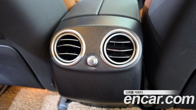 Mercedes-Benz GLC-Class 2021 — photo 30