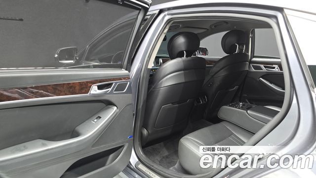 Hyundai Genesis 2016 — photo 16