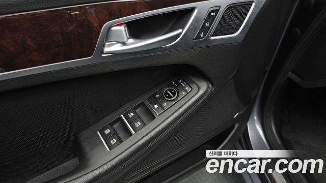 Hyundai Genesis 2016 — photo 30