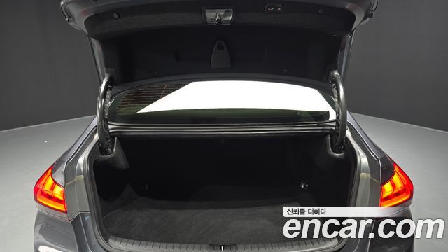 Hyundai Genesis 2016 — photo 32