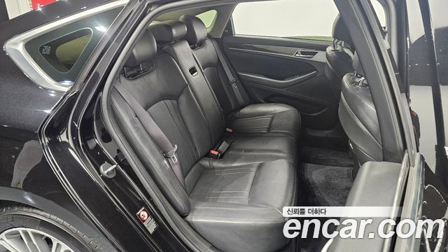 Genesis G80 2018 — photo 17