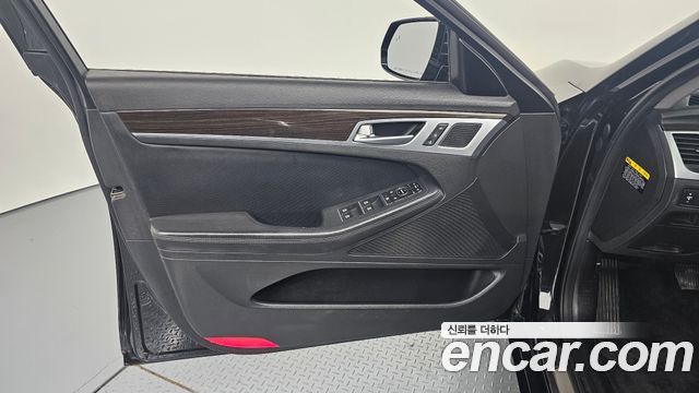 Genesis G80 2018 — photo 14
