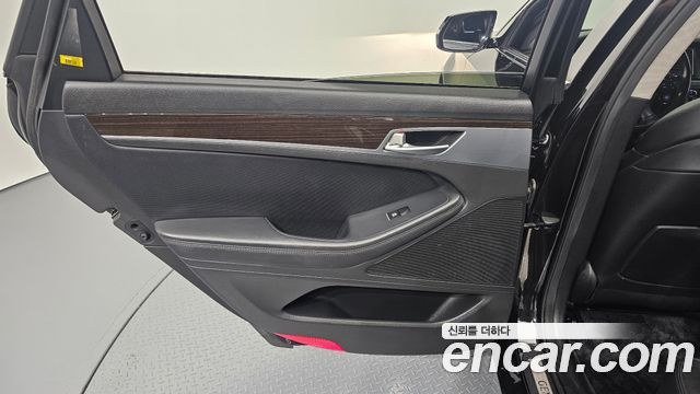 Genesis G80 2018 — photo 15