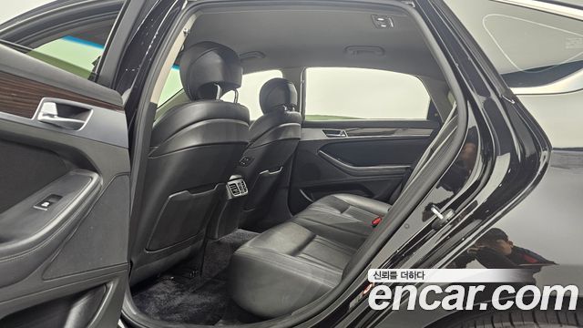 Genesis G80 2018 — photo 16