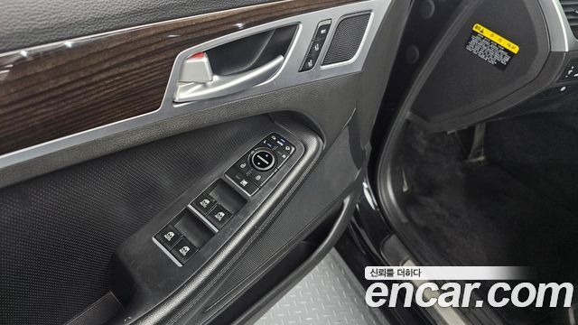Genesis G80 2018 — photo 27