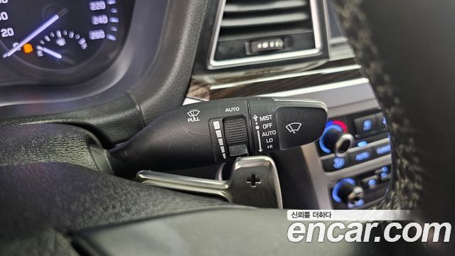 Genesis G80 2018 — photo 30