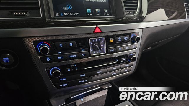 Genesis G80 2018 — photo 32