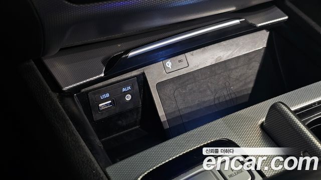 Genesis G80 2018 — photo 33