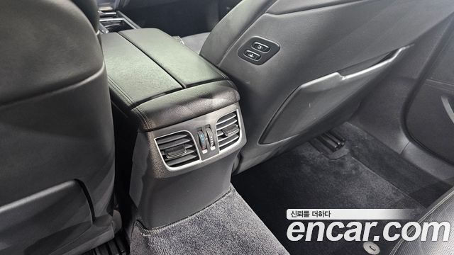 Genesis G80 2018 — photo 34