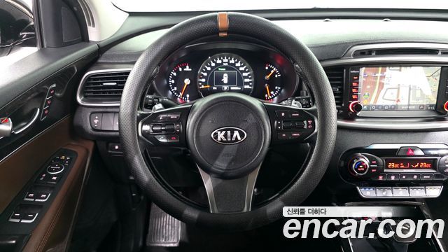 Kia Sorento 2016 — photo 12