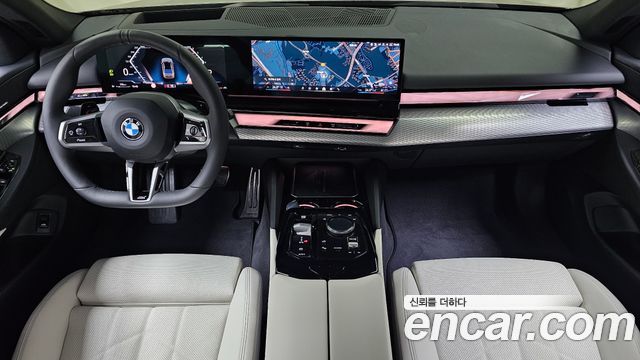 BMW 5-Series 2025 — photo 10