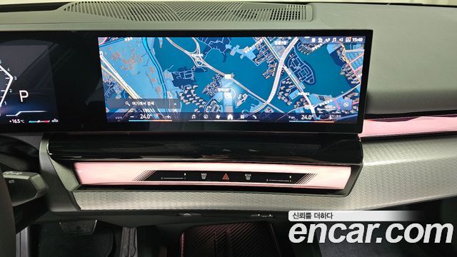 BMW 5-Series 2025 — photo 18