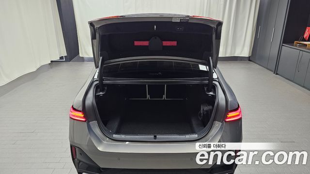 BMW 5-Series 2025 — photo 24