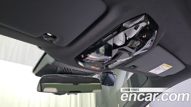 BMW 5-Series 2025 — photo 25