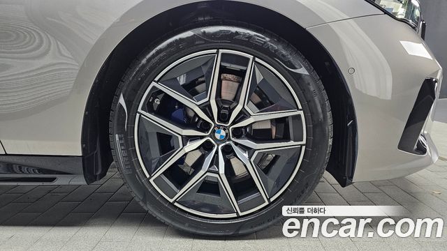 BMW 5-Series 2025 — photo 7