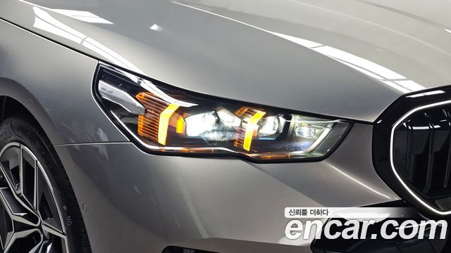 BMW 5-Series 2025 — photo 8