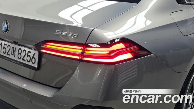 BMW 5-Series 2025 — photo 9