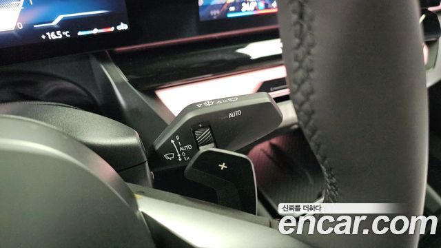 BMW 5-Series 2025 — photo 27