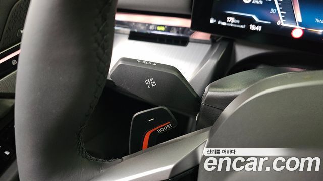 BMW 5-Series 2025 — photo 28
