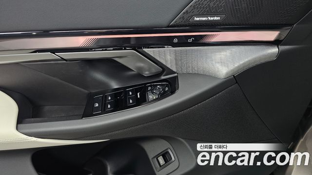 BMW 5-Series 2025 — photo 29