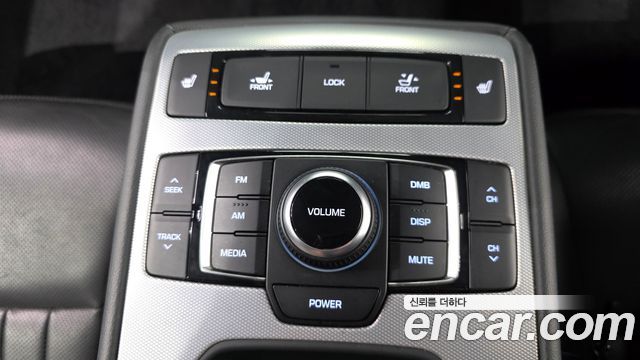 Genesis G80 2019 — photo 19