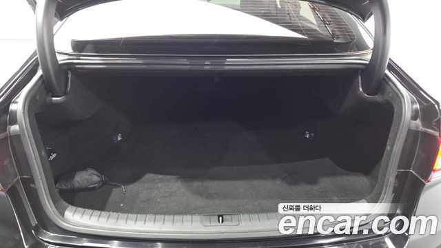 Genesis G80 2019 — photo 20