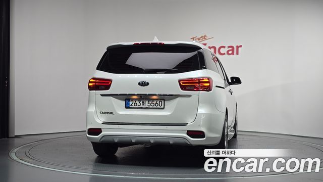 Kia Canival 2019 — photo 4