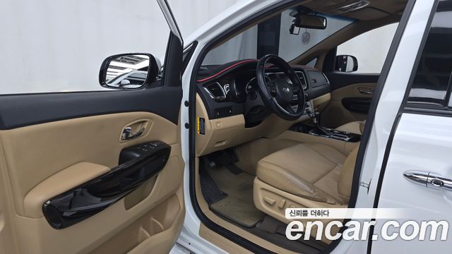 Kia Canival 2019 — photo 10