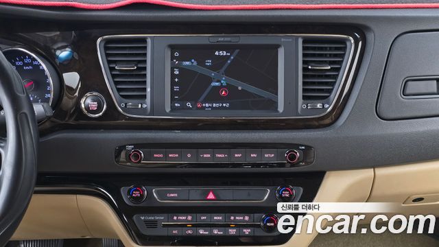 Kia Canival 2019 — photo 14