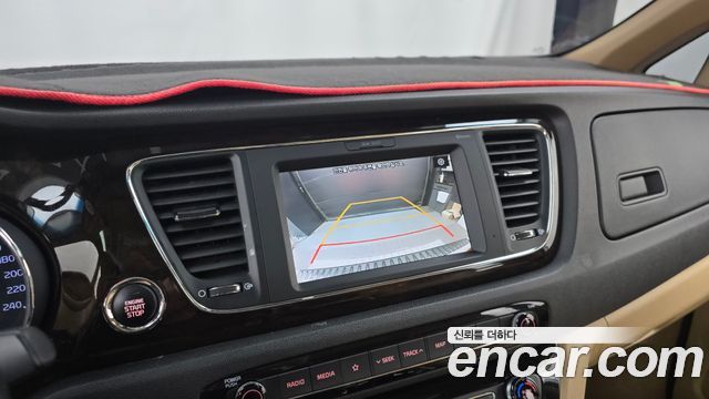 Kia Canival 2019 — photo 15