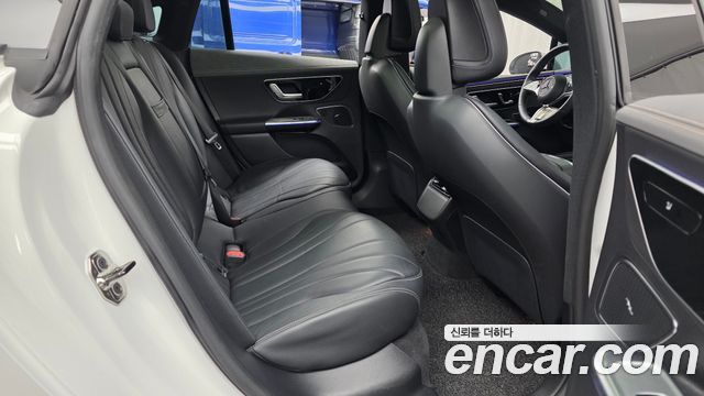 Mercedes-Benz EQE 2024 — photo 17