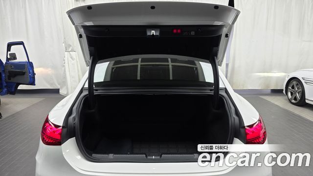 Mercedes-Benz EQE 2024 — photo 26